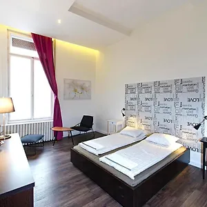 5 Budapeste